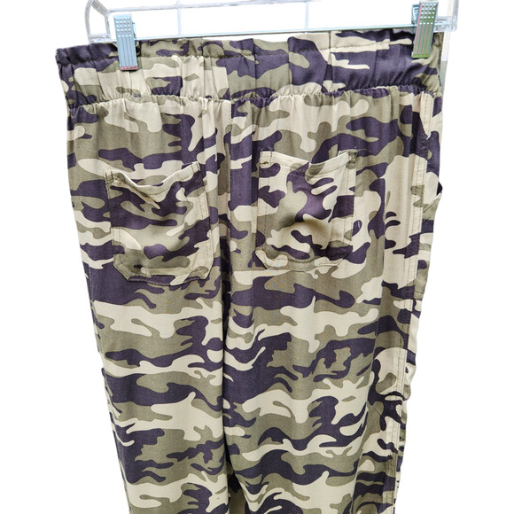 Francesca's Harper Heritage Roz Camoflague Joggers Women's M Paperbag Waist - Picture 7 of 14